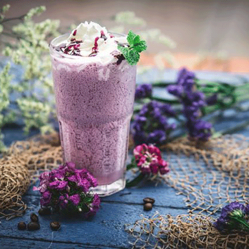 Sữa chưa đá xay việt quất phủ kem